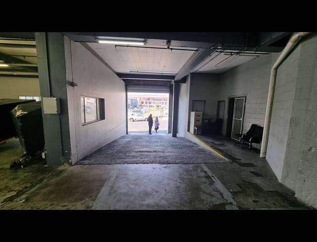 2,332M² FACTORY FOR SALE IN SALT RIVER